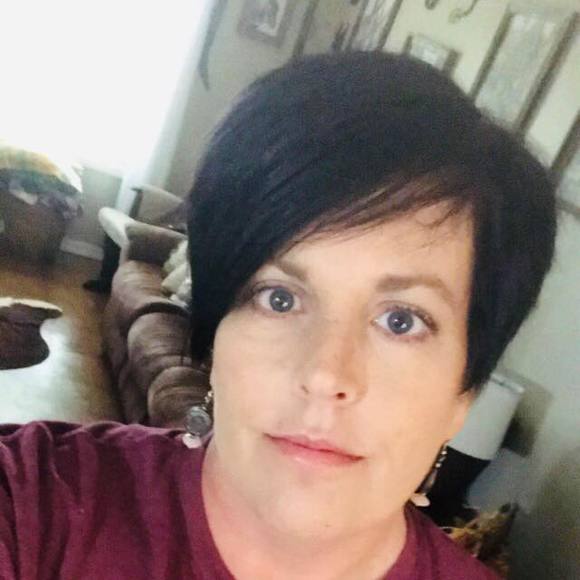 Meet your Posher, Jennifer - Picture 1 of 1